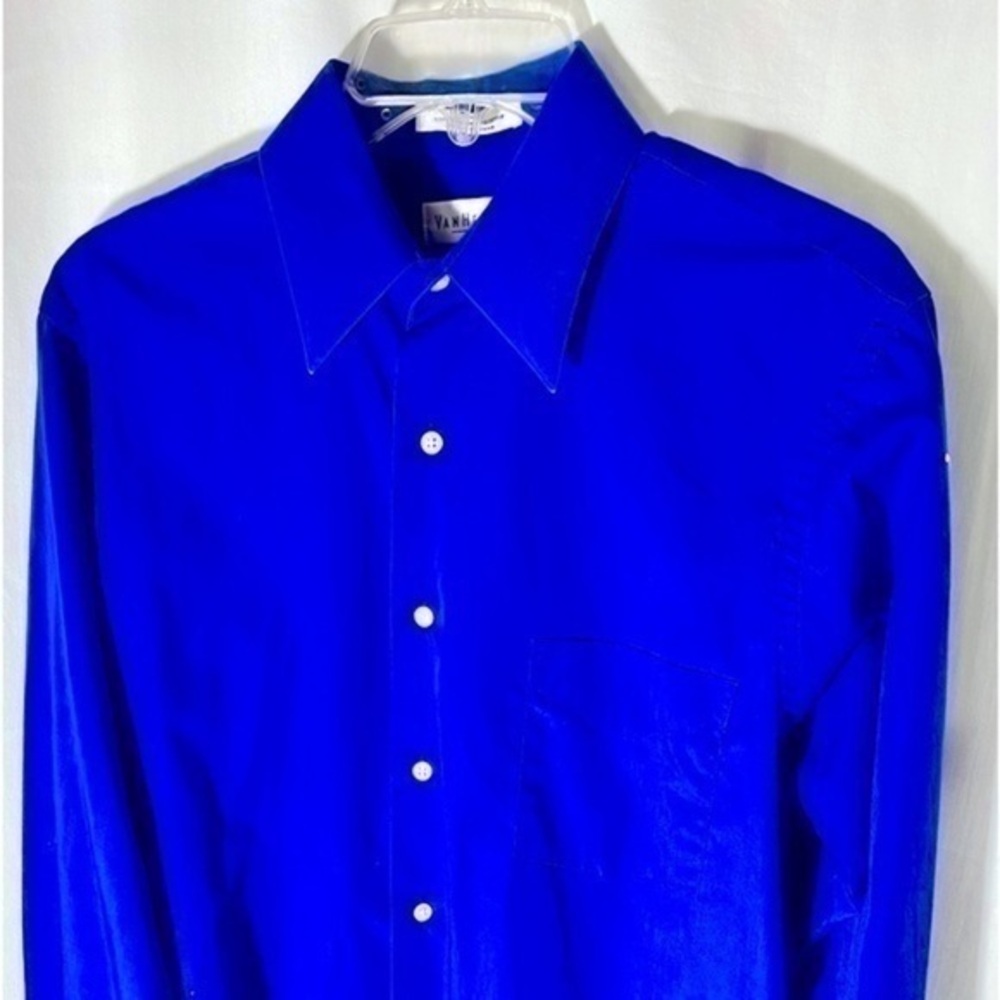 VAN HEUSEN POPLIN SIZE 15 32/33 MEDIUM BLUE LONG SLEEVE MANS SHIRT